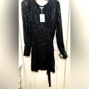 Absolutely gorgeous and sexy, black dress!